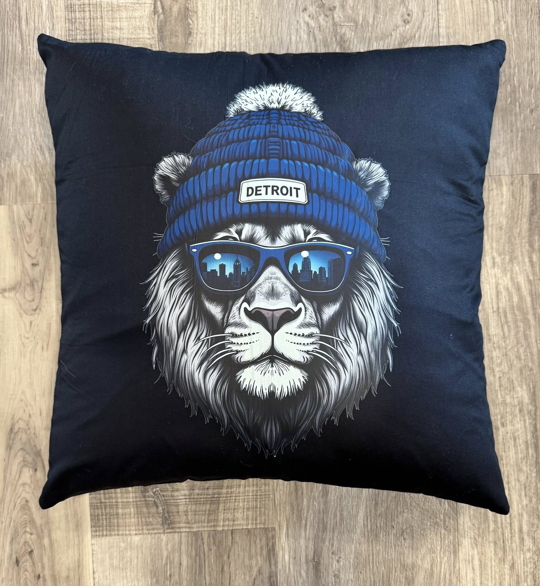 Detroit Lions Pillow - alternate lion design